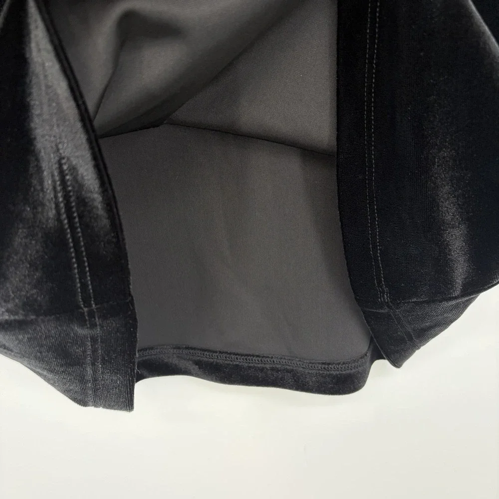 L'AGENCE Aja Velvet Turtleneck Top S Black Stretchy Minimalist Soft Witchy Fall